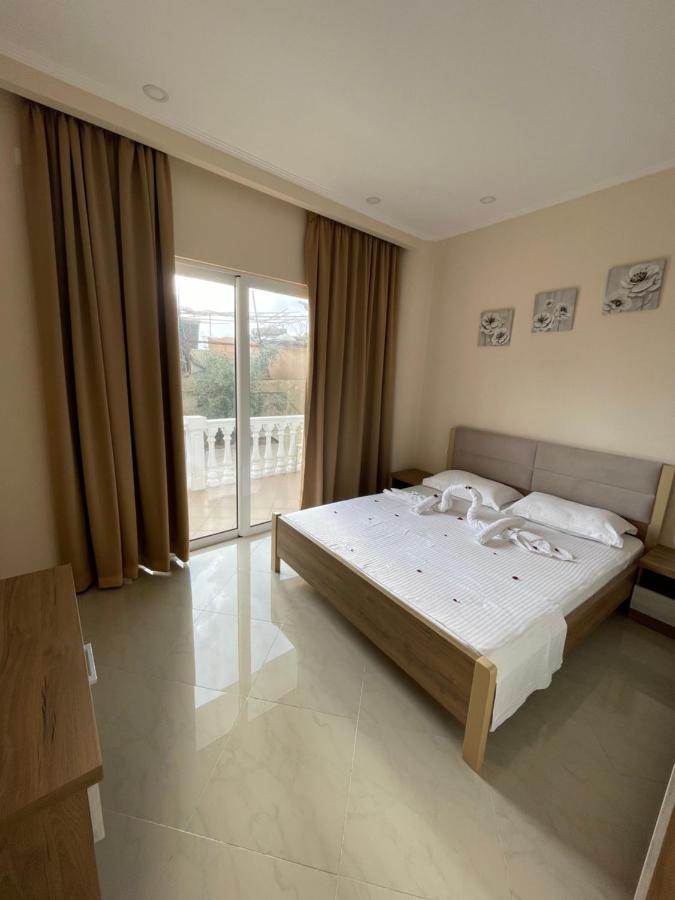 Seaside Apartmens Sarandë エクステリア 写真