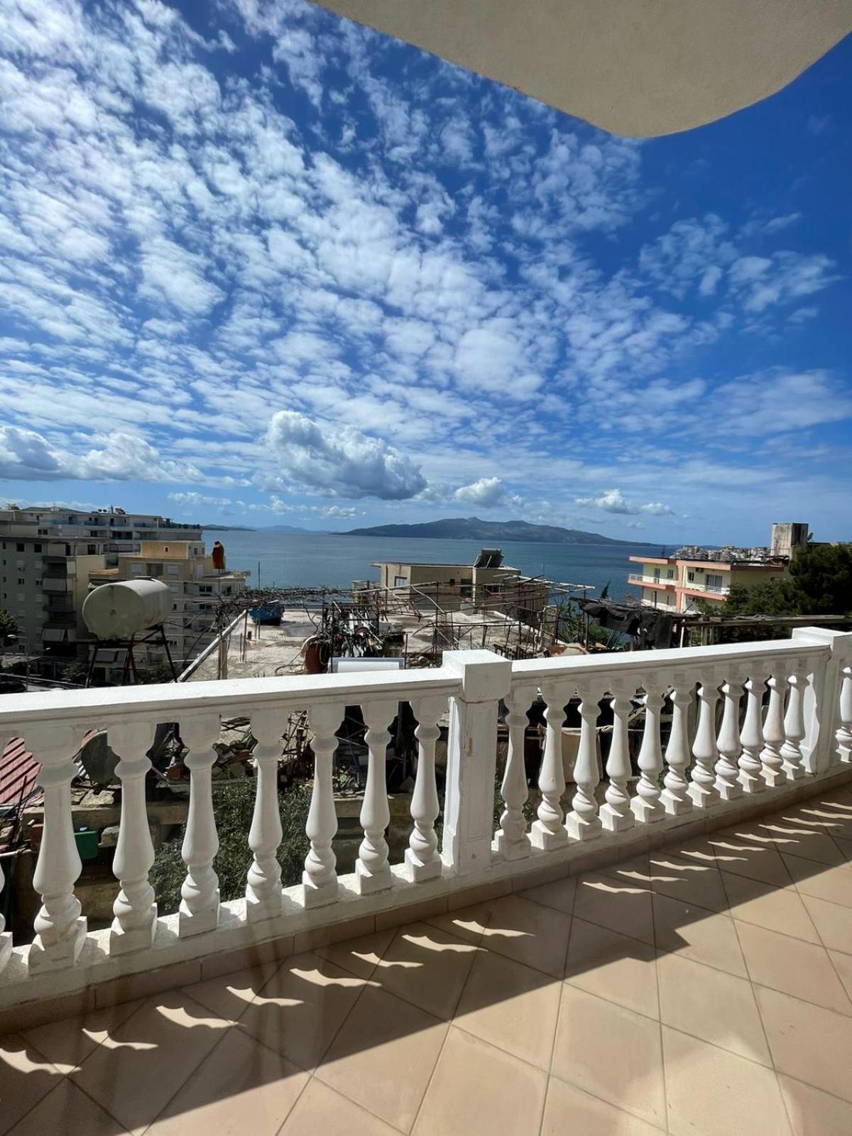 Seaside Apartmens Sarandë エクステリア 写真