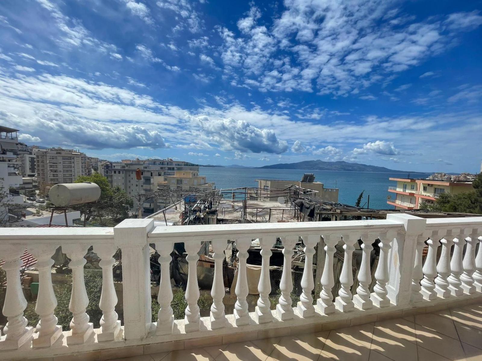 Seaside Apartmens Sarandë エクステリア 写真