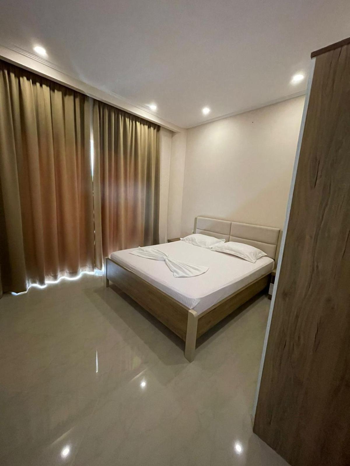 Seaside Apartmens Sarandë エクステリア 写真