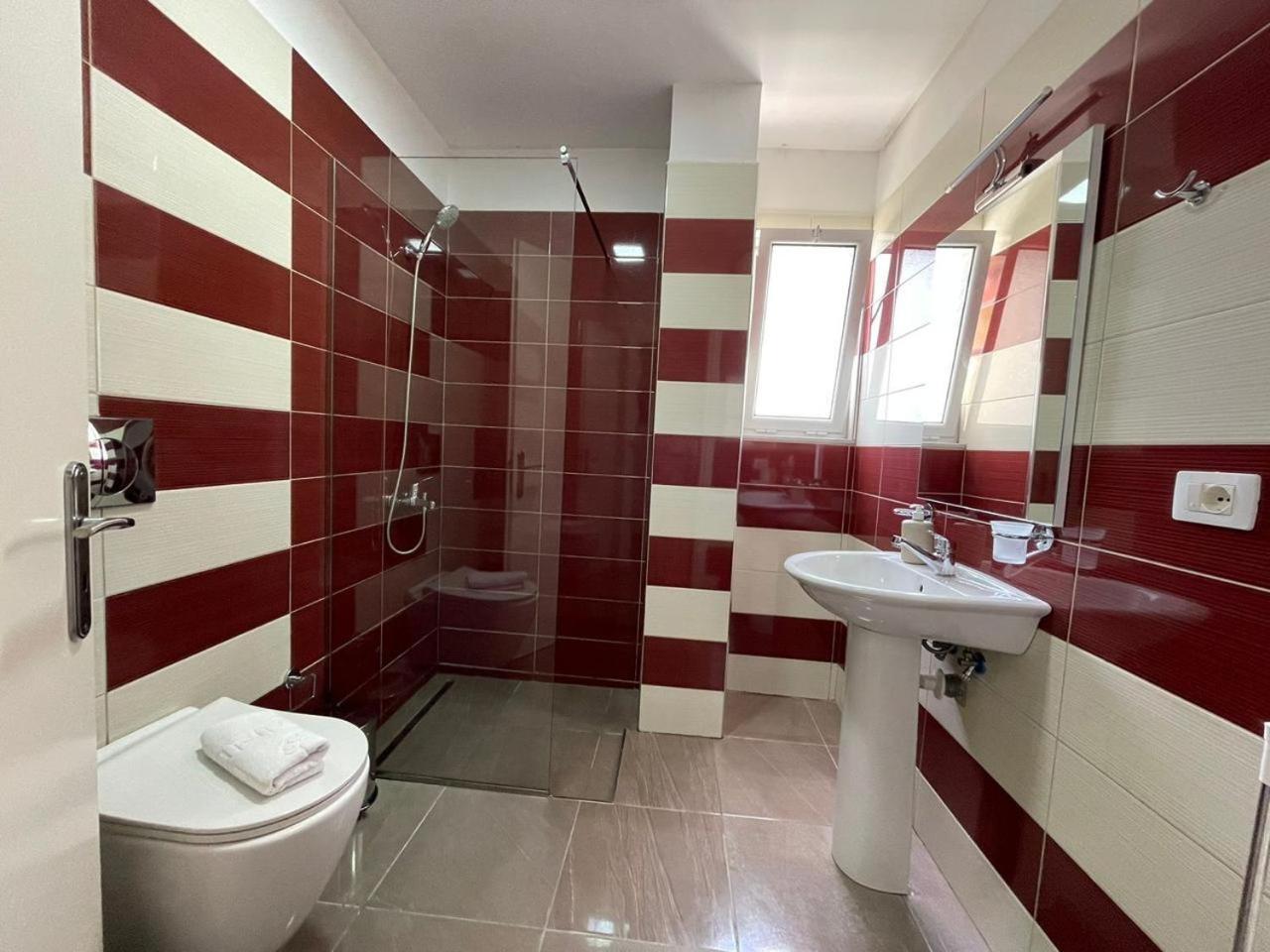 Seaside Apartmens Sarandë エクステリア 写真