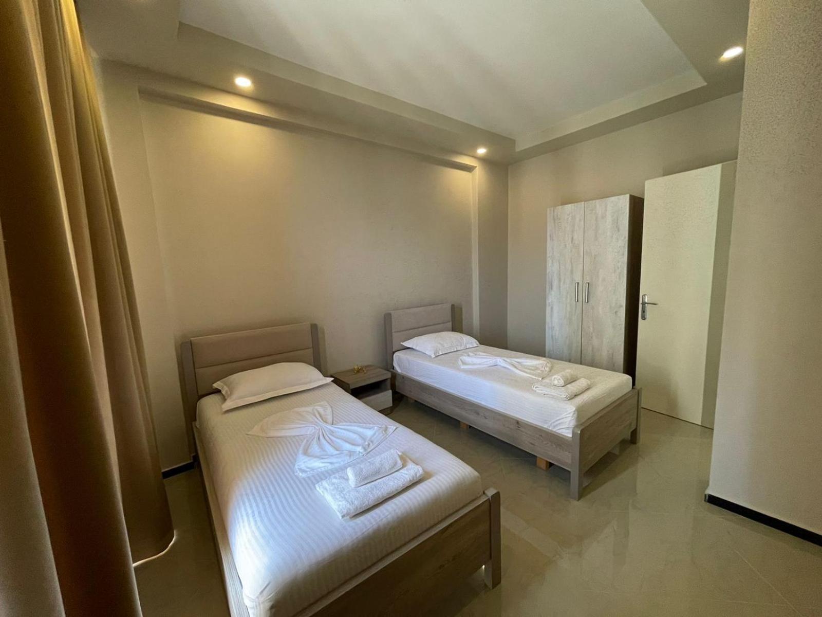 Seaside Apartmens Sarandë エクステリア 写真