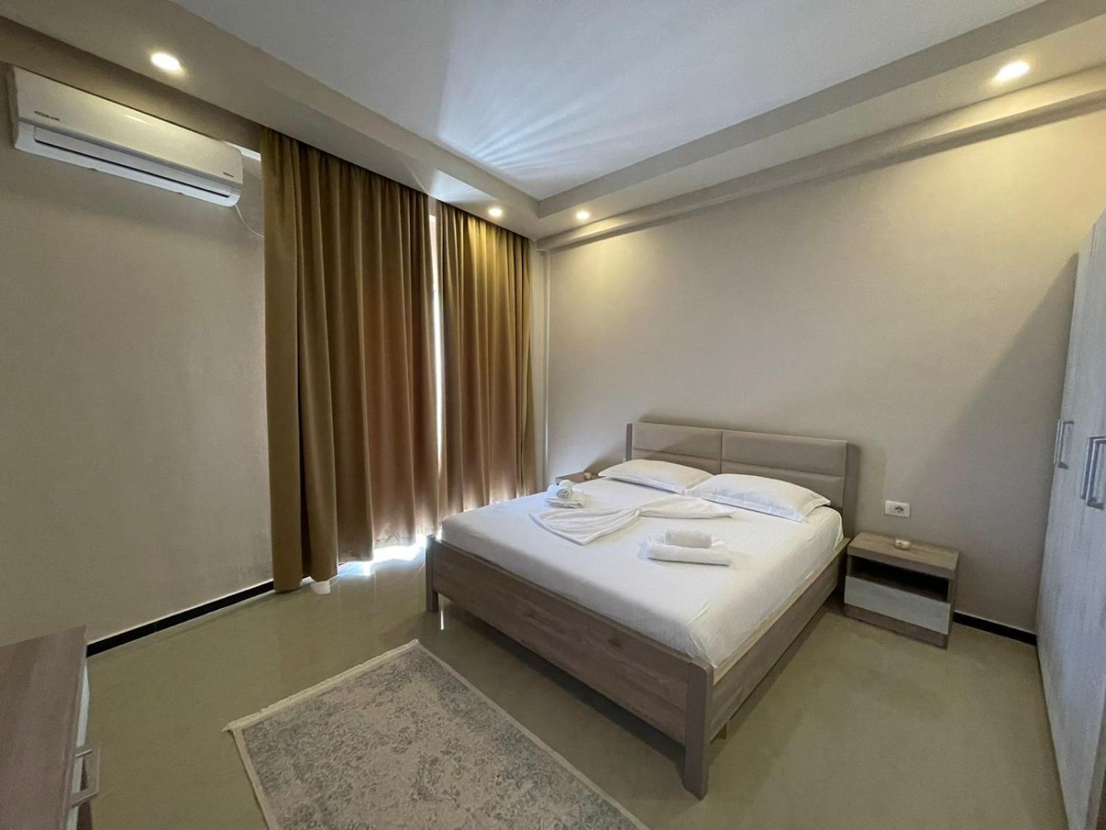 Seaside Apartmens Sarandë エクステリア 写真